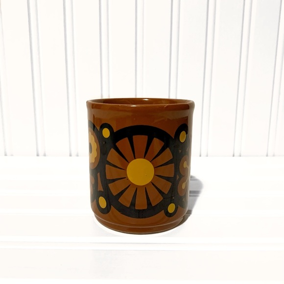 Authentic Vintage Retro Mugs - Picture 5 of 8